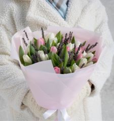 Розово-лавандовые тюльпаны